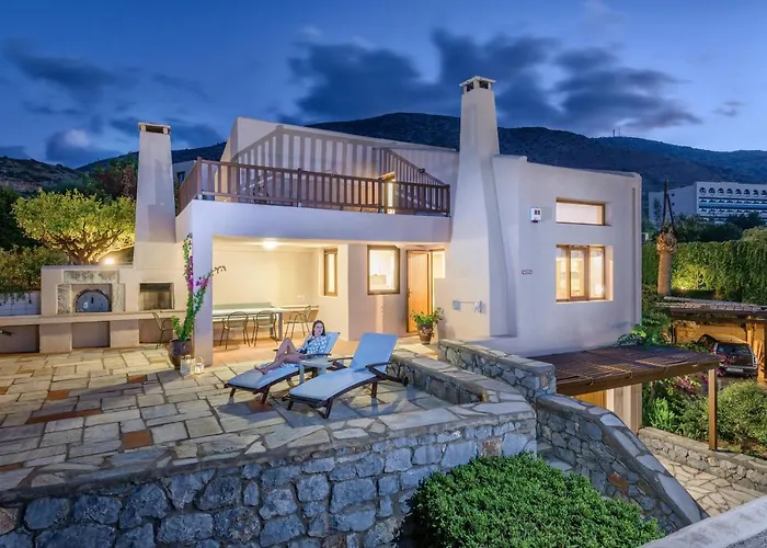 Aparthotel Ida Village 4*