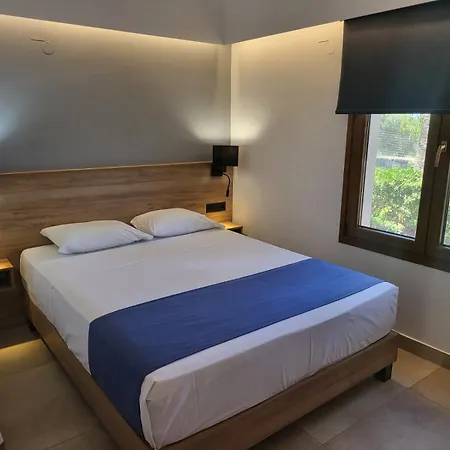 Aparthotel Ida Village 4*