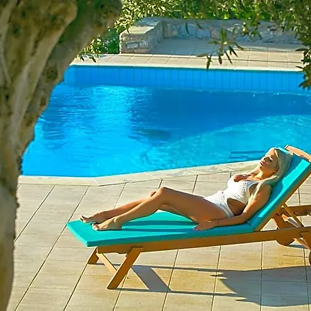 Apartmanhotel Ida Village 4*